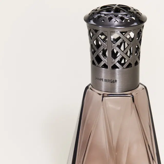 Pyramide_Pink_Lampe_Berger_Maison_Berger_luftrenser_startsaet_004772_byHviid