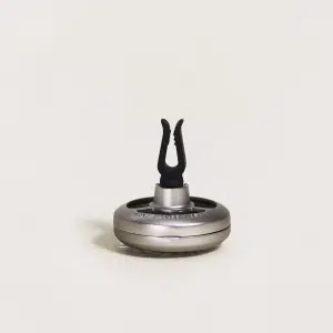 Graphic-car-diffuser-klip-u-refill-Maison-Berger-byHviid