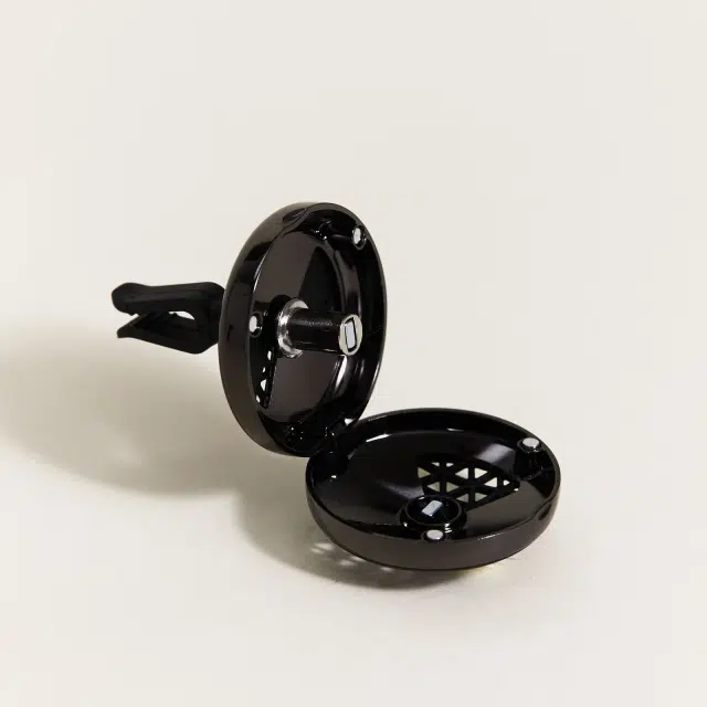 Smart-technical-car-diffuser-Maison-Berger-byHviid